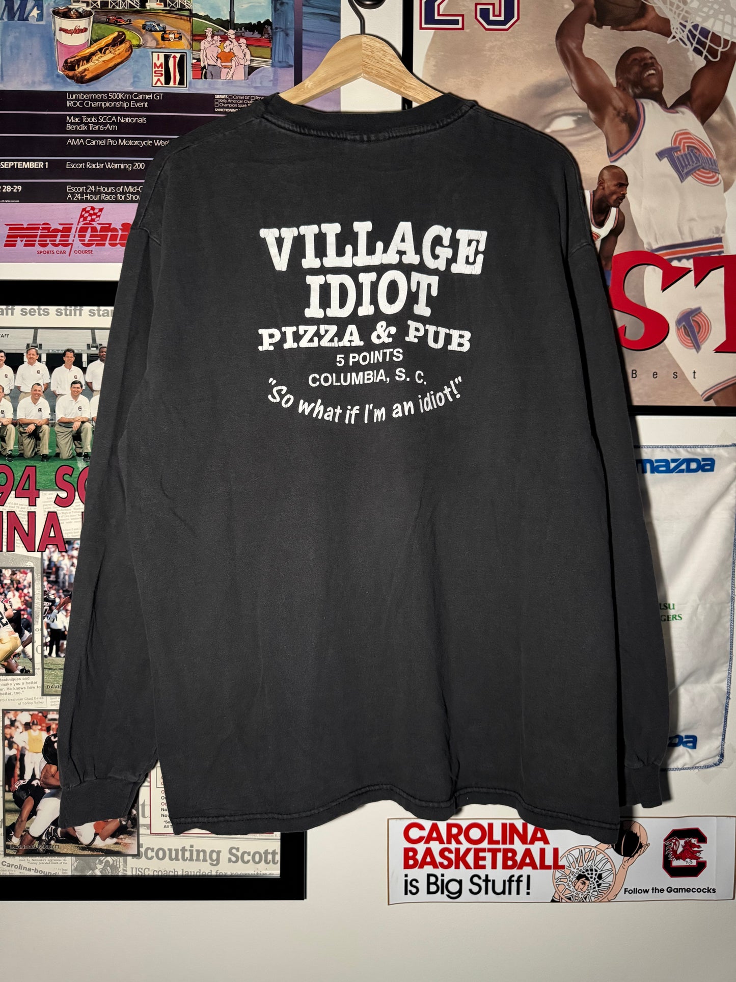 Vintage Village Idiot Pizza LS