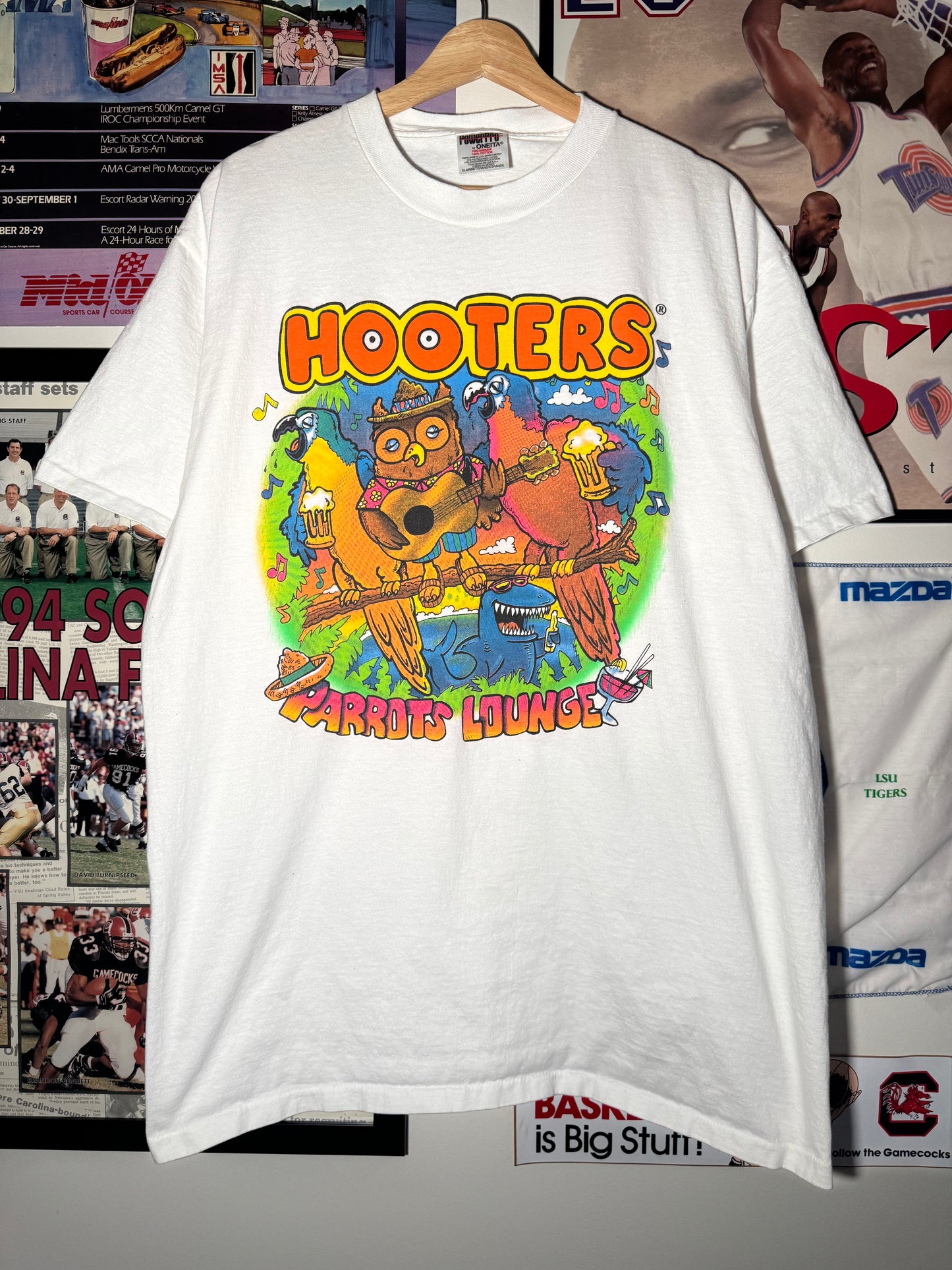 90s Hooters Parrots Lounge Tee