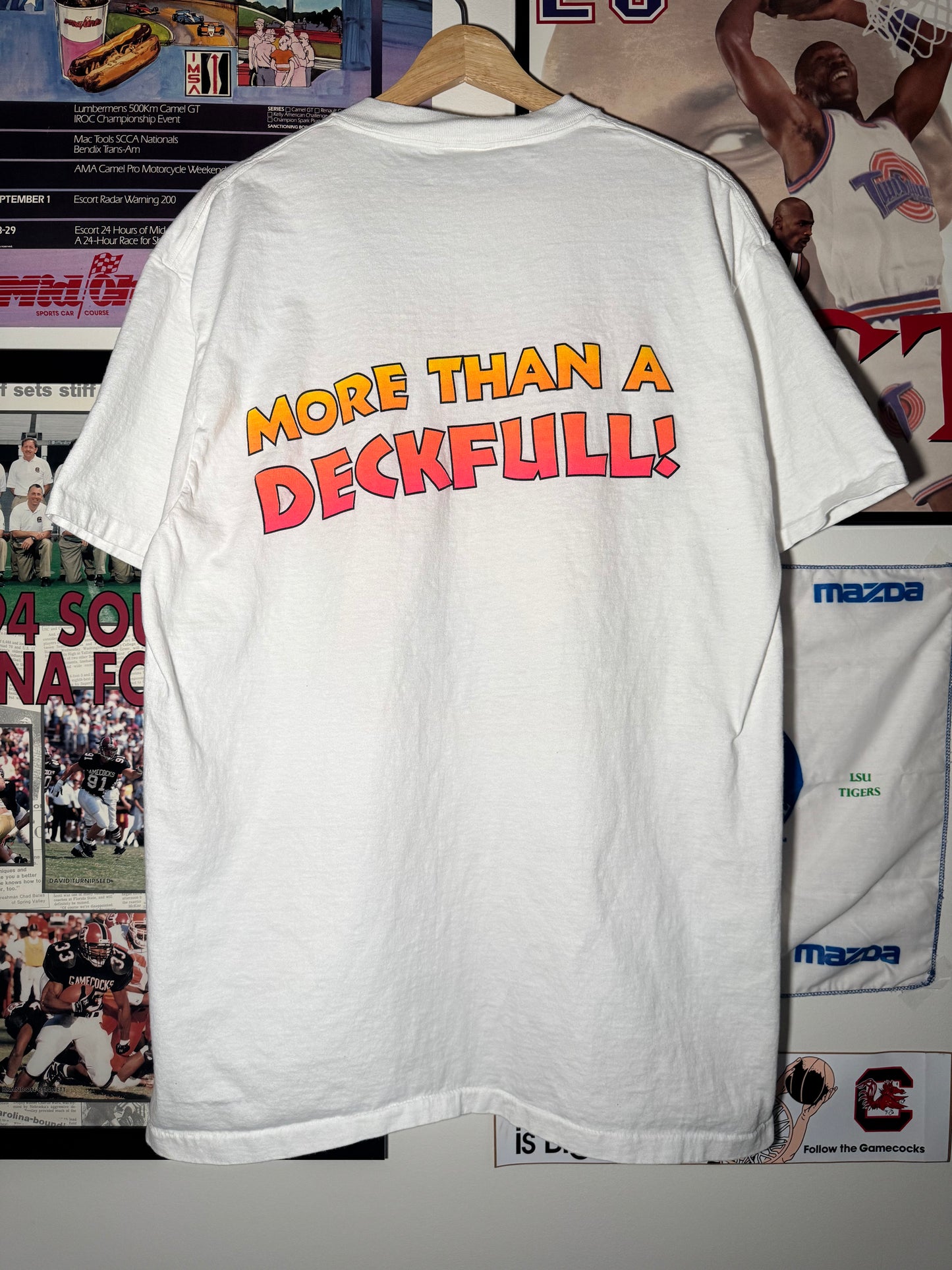 90s Hooters Parrots Lounge Tee